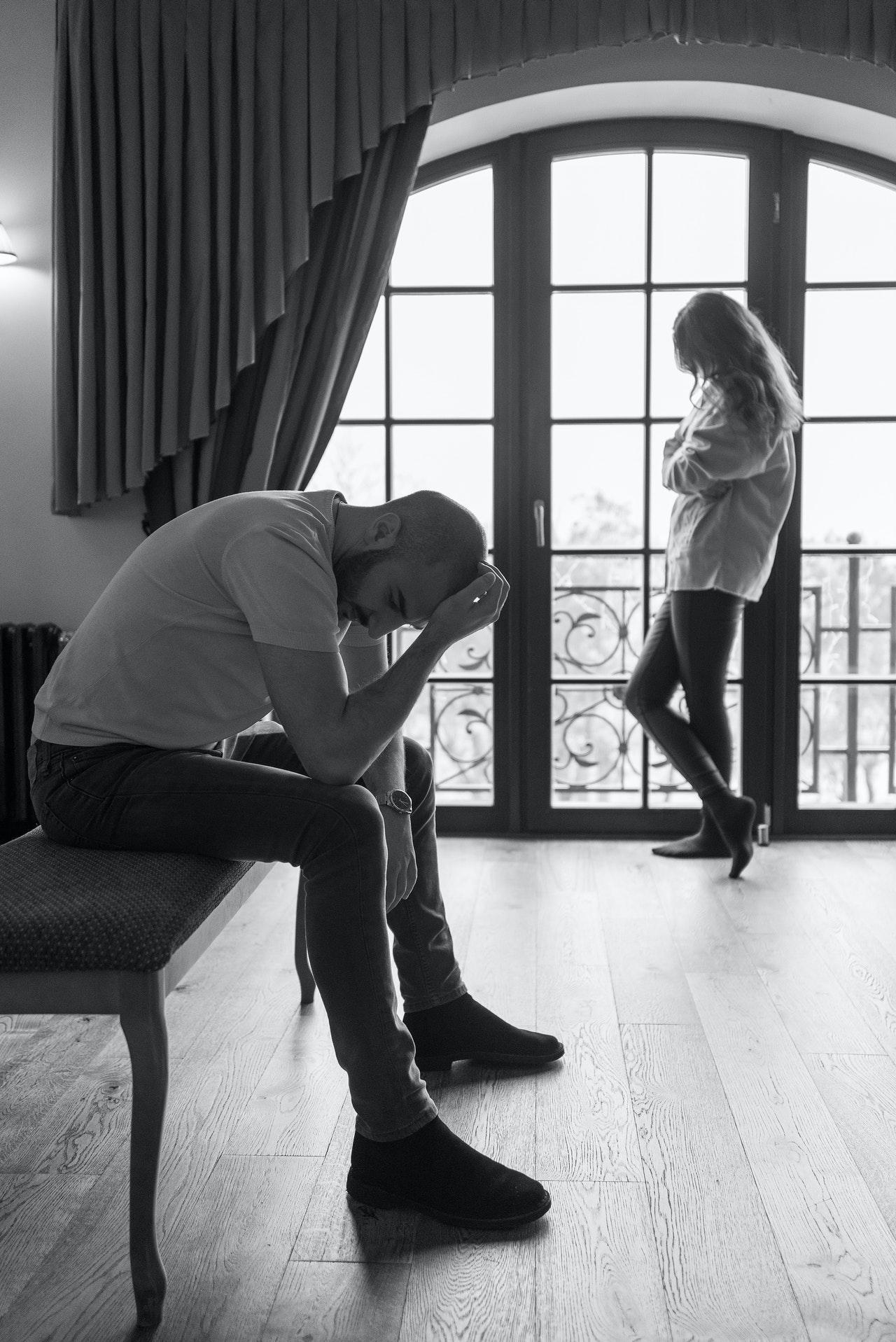 Image of a couple fighting. This image may depict a couple that is needing couples therapy in atlanta, ga due to conflict recovery. Talk with a marriage counselor in Atlanta, ga today. 30041 | 30043 | 30005
